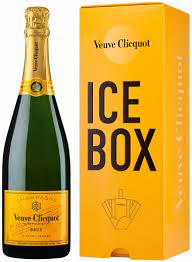 Champagne Veuve Clicquot, Brut, gift box Comet, 750 ml Veuve Clicquot,  Brut, gift box Comet – price, reviews